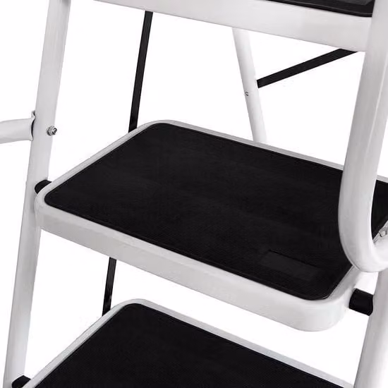 Scala a struttura a 4 gradini con piede antiscivolo pieghevole e maniglia
