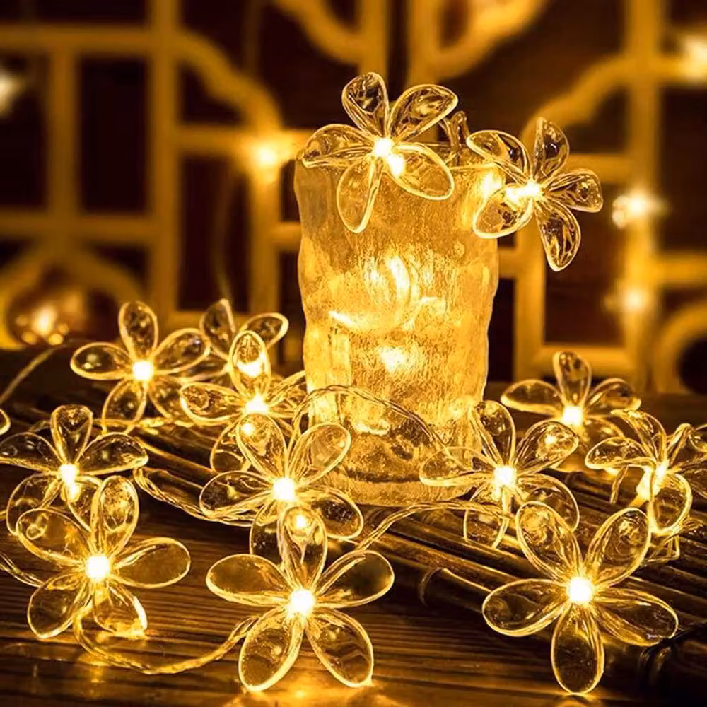 Catena luminosa con 20 LED a forma di fiori di ciliegio, lunghezza 3 metri, luce bianco caldo, alimentazione a batteria