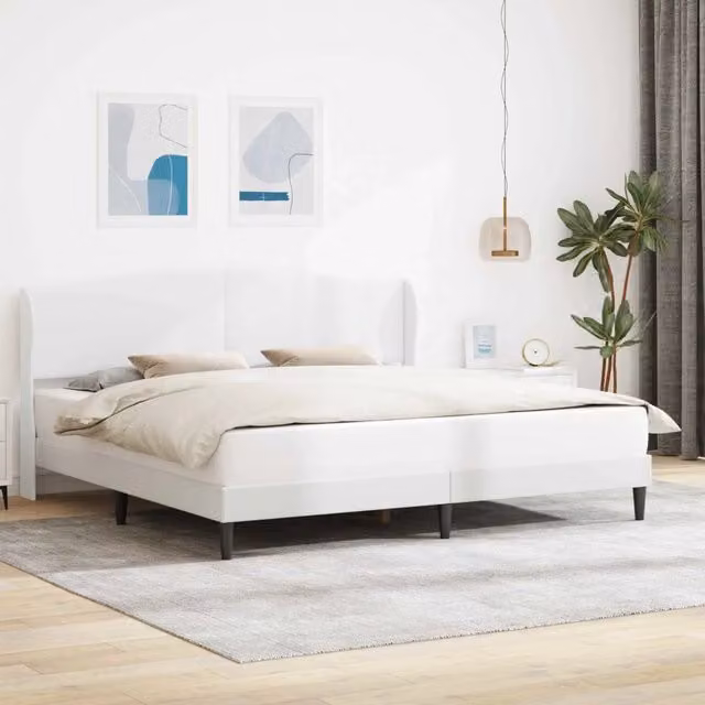 Struttura letto con testiera e giroletto in similpelle bianco DESIGN IN L/P: 200 x 200 cm