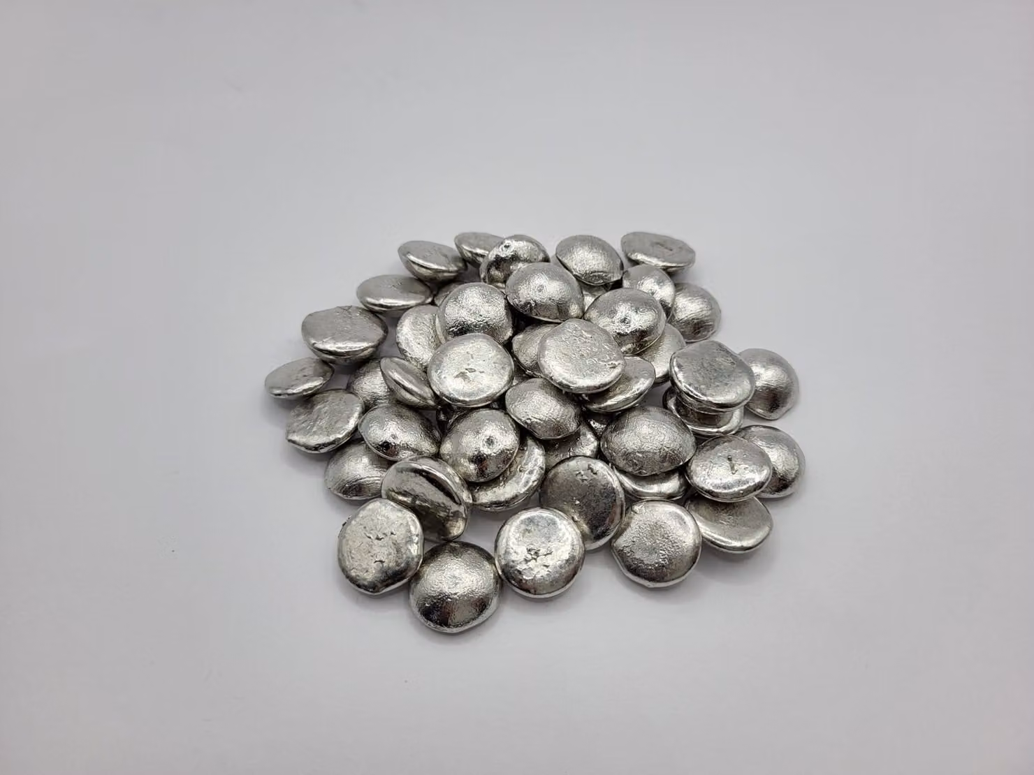 Legatura di bismuto e stagno BiSn42, fornita in pellet da 25 g, peso totale: 1 kg