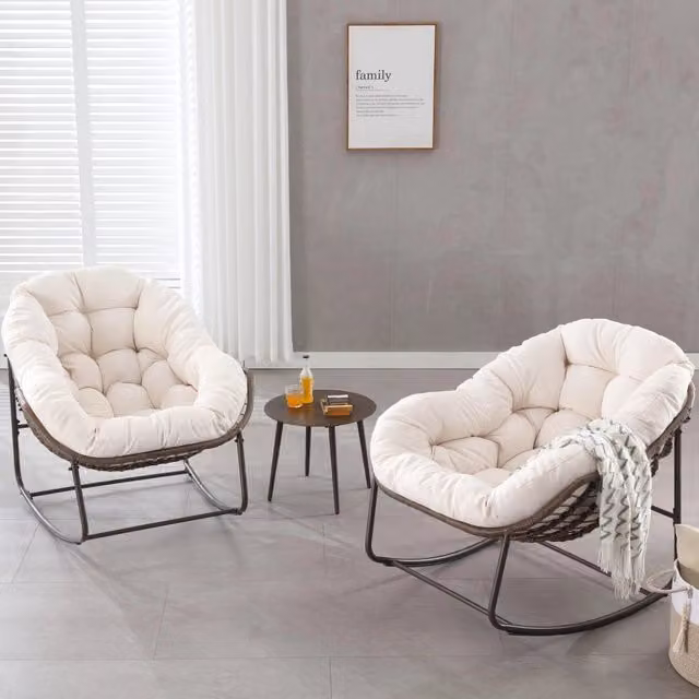 Sedia a Dondolo da Esterno in Rattan Bianco con Cuscino Spesso, Poltrona Oversize a Uovo per Patio, Balcone e Giardino