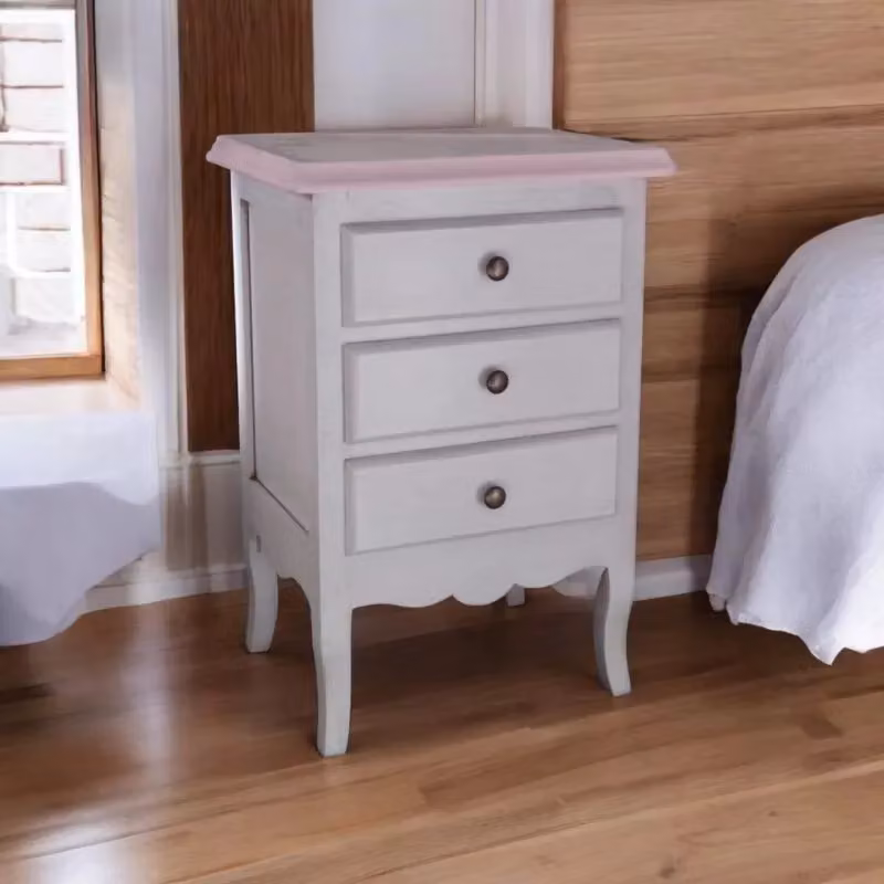 Comodino Mobili 2G in legno shabby chic bianco anticato con 3 cassetti e decori rosa L: 42 cm, P: 34 cm, H: 64 cm – 2