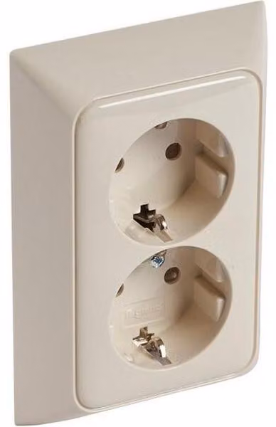 Legrand 776123, tipo F, CEE 7/3, color mandorla, termoplastica, lucido, IP20