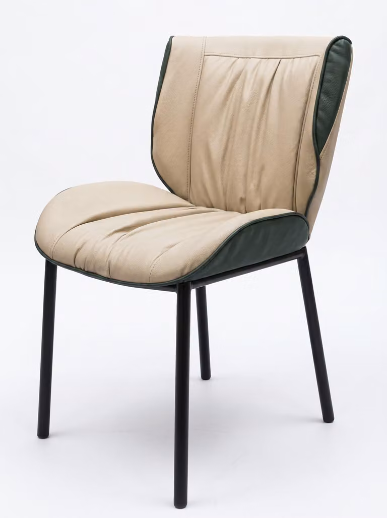 Poltrona imbottita beige e verde, in ecopelle, con doppia imbottitura e decorazioni a pieghe