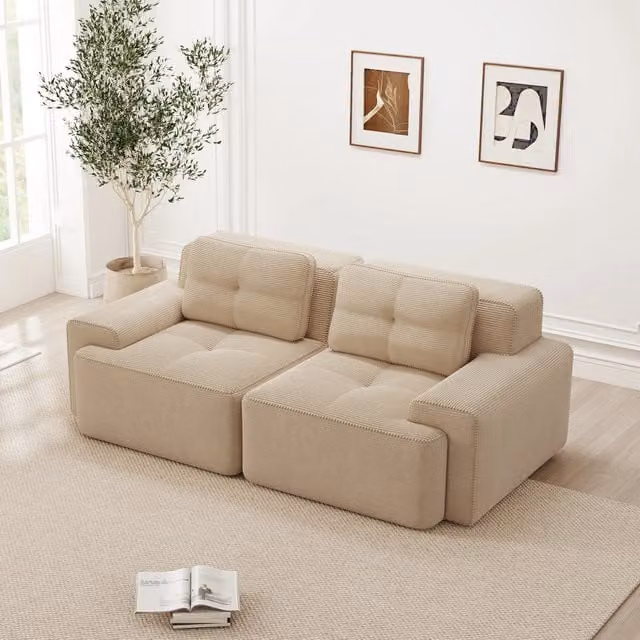 Divano modulare da soggiorno con seduta profonda, schienale curvo e base antiscivolo in tessuto corduroy beige