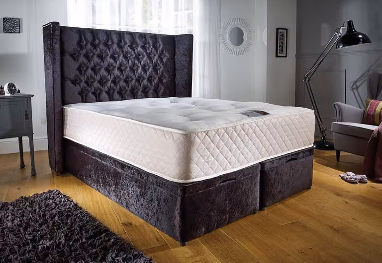 Chesterfield Designer Bett Schlafzimmer Leder Polster Samt 160x200