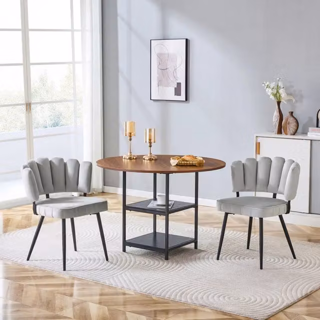 Set tavolo e sedie: tavolo rotondo 107 cm effetto noce con doppio ripiano + 2 sedie da pranzo in tessuto grigio chiaro con schienale a fiore