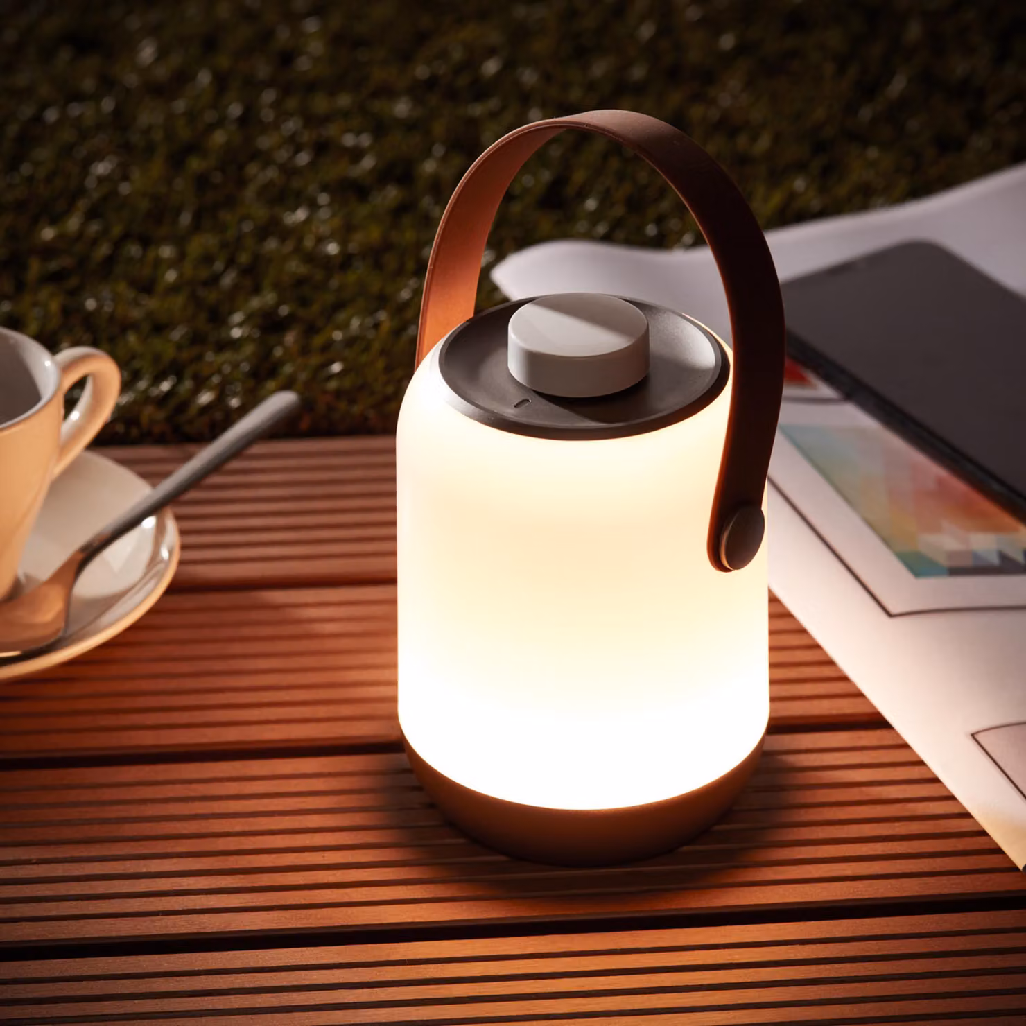 Lampada da tavolo per il giardino con luce bianca calda - resistente agli spruzzi d'acqua