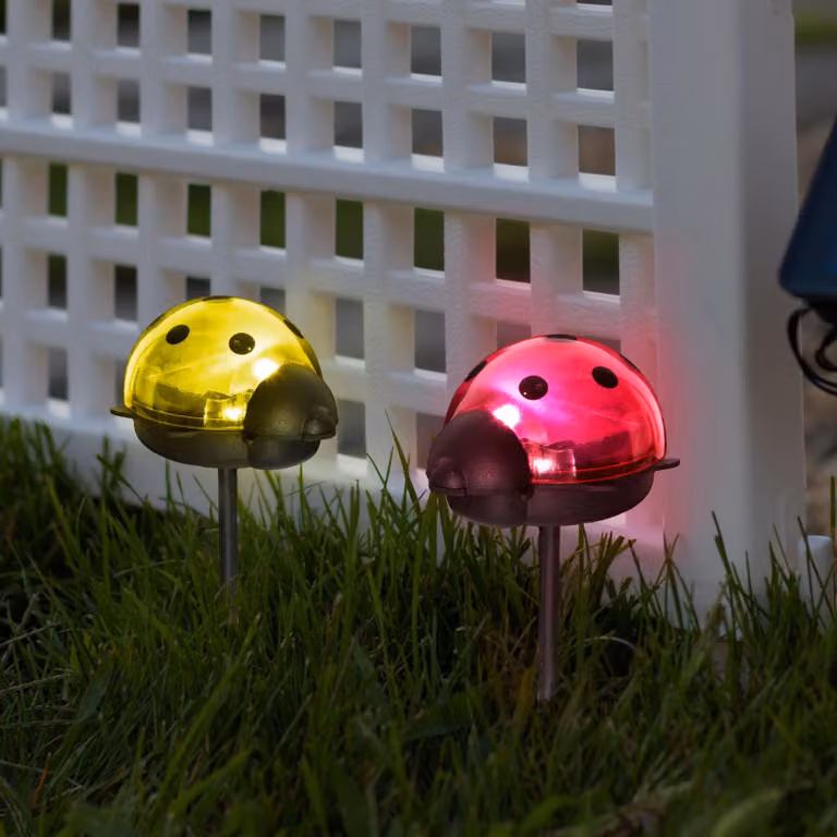 Lampada solare da giardino a LED - Lampada decorativa a forma di coccinella per esterni - Rosso/giallo - 1 LED bianco freddo - Con picchetto - Accensione/spegnimento automatico - Illuminazione d'atmosfera per il giardino [11240B]
