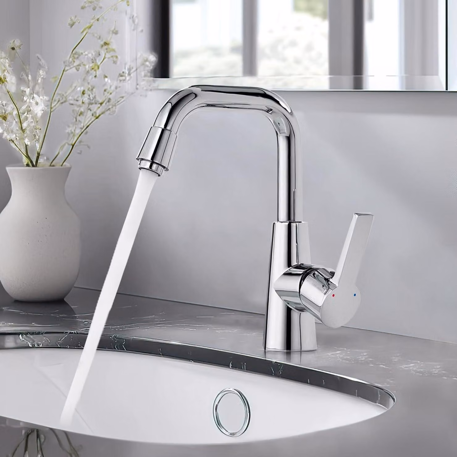 Miscelatore monocomando per lavabo, girevole a 360°, in ottone cromato