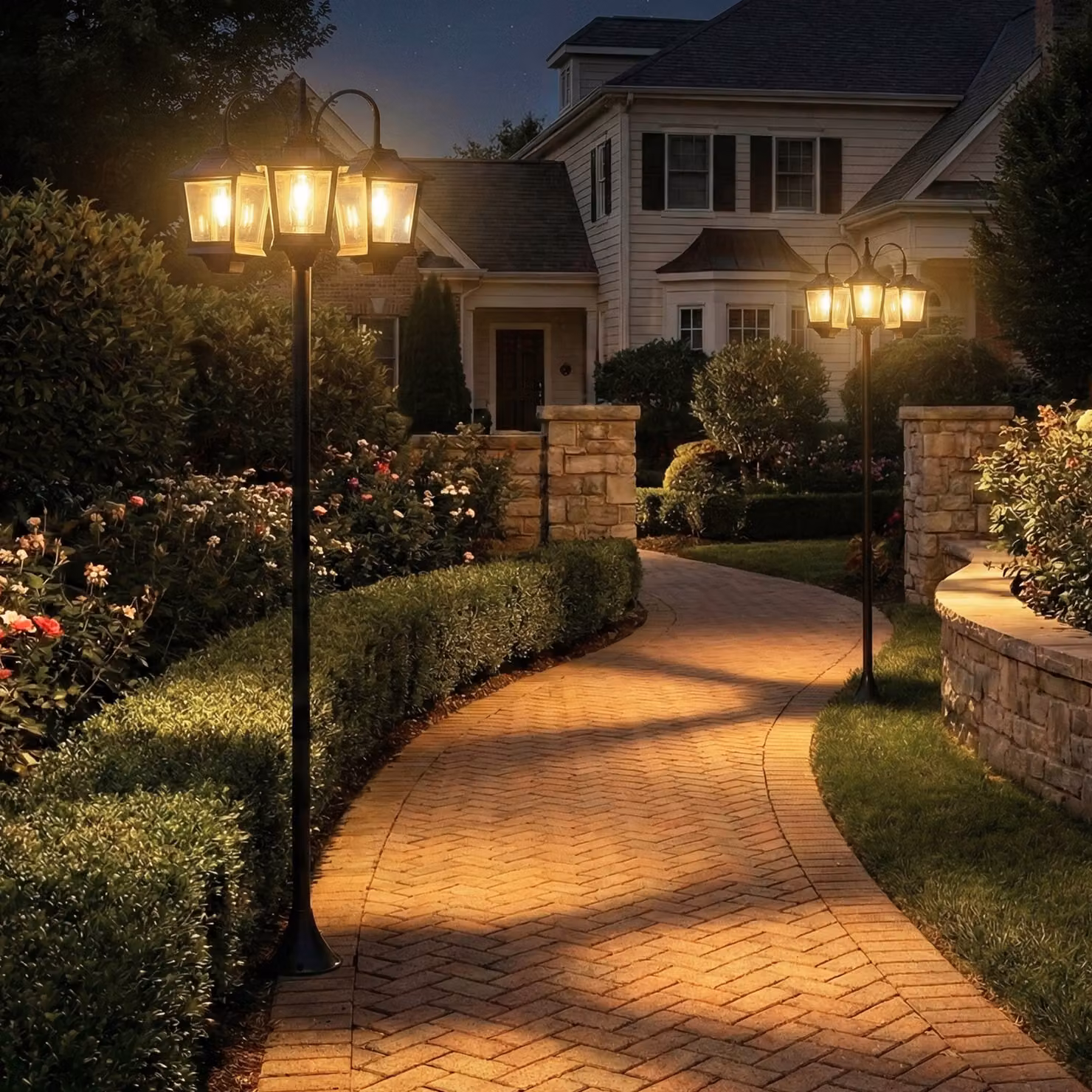 Lampione solare da esterno Outsunny a 3 teste con illuminazione LED e sensore crepuscolo-alba, nero – 2