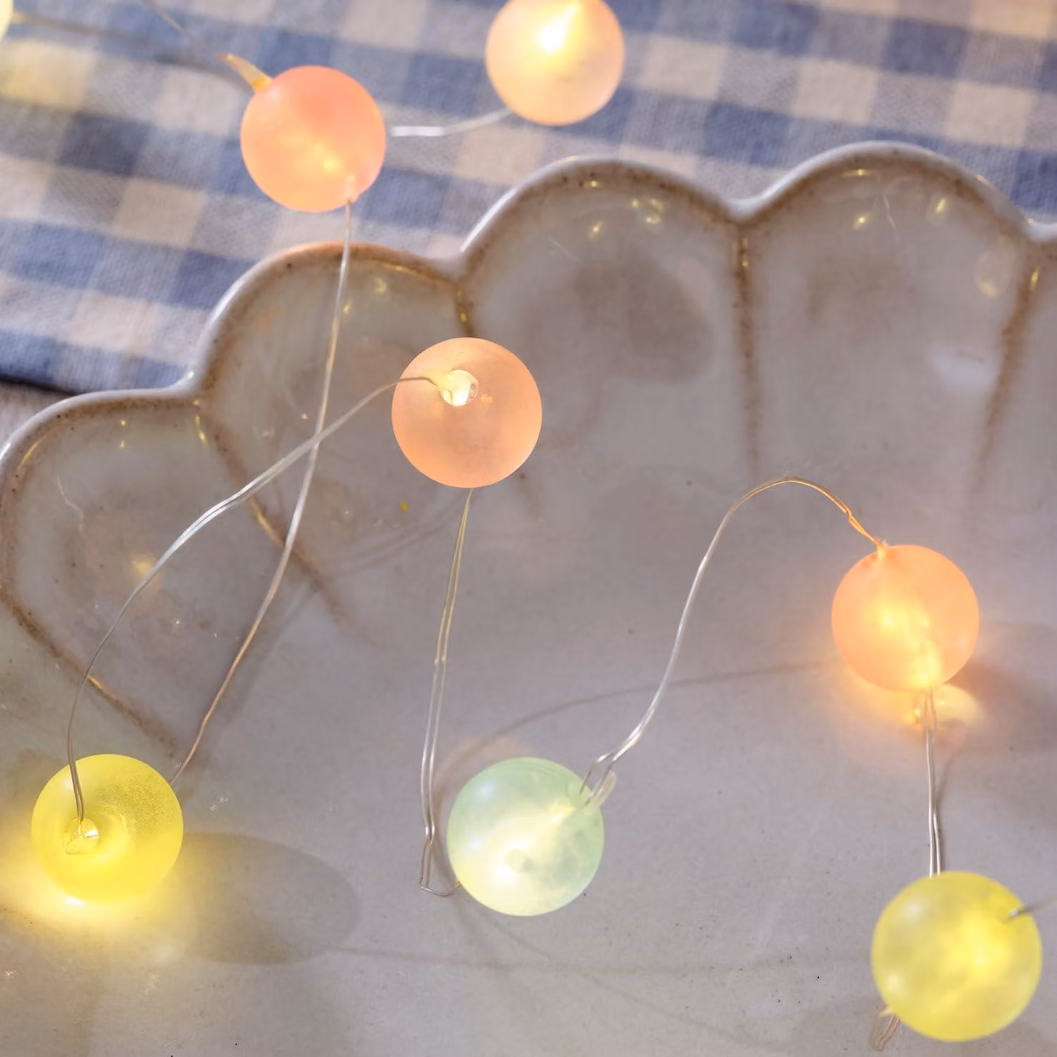 Catena luminosa con 20 palline colorate, luce bianco caldo, timer, alimentazione a batteria, ideale per Pasqua