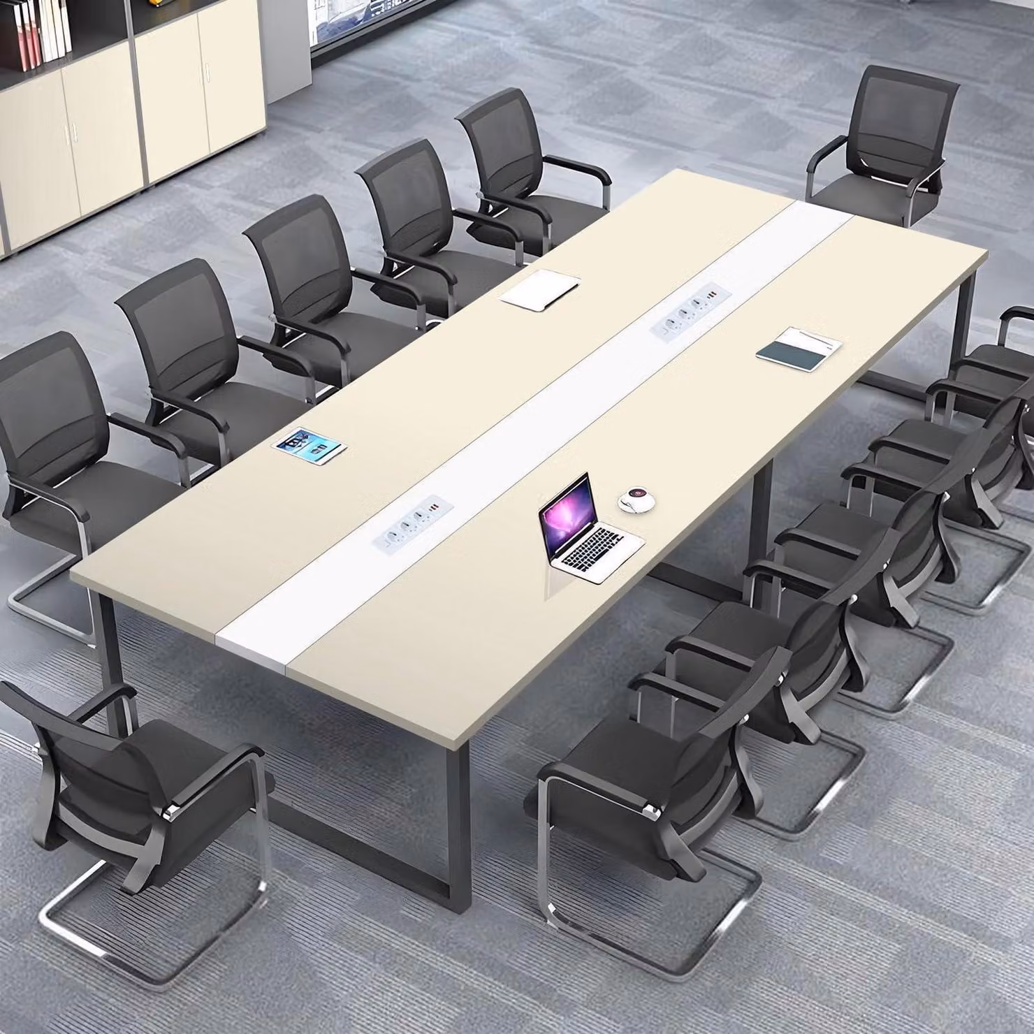 Tavolo da conferenza con sistema di gestione dei cavi, dimensioni 360x80x74 cm, design moderno, ideale per l'ufficio