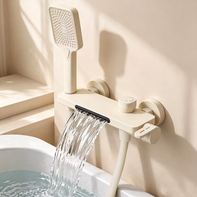 Miscelatore per doccia orientabile a 30°, con soffione manuale a 3 getti e ripiano portaoggetti da 22 cm