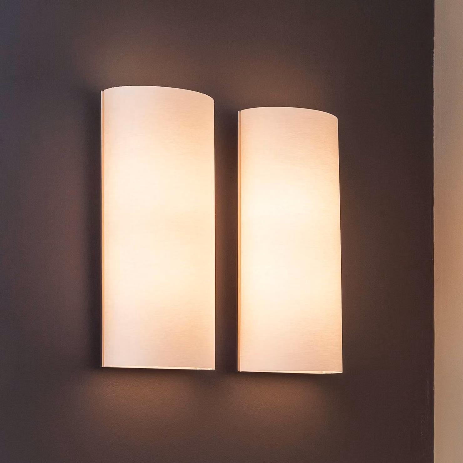 Serien Lighting Applique da parete di design Club, dimmerabile, Bianco / Opale, Soggiorno / Sala da pranzo, Tessuto / Stoffa / Seta, Design, Applique