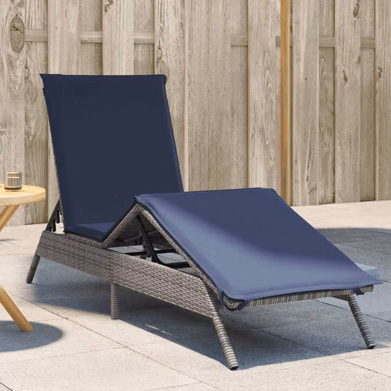 vidaXL Lettino prendisole in polyrattan grigio con cuscino blu e poggiatesta regolabile