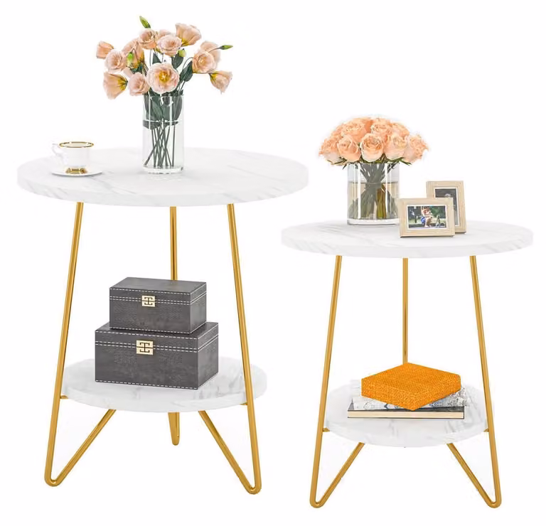 Tavolino laterale, 2 ripiani, forma rotonda, realizzato in materiale composito effetto marmo, colore oro e bianco, dimensioni 47x47x55 cm