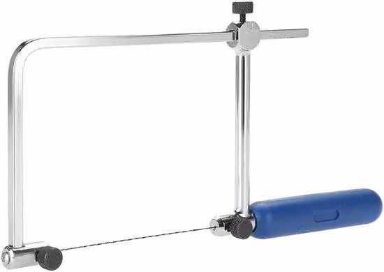 Seghetto manuale con sistema di guida - 6 lame di ricambio - Sistema di fissaggio a morsetto - Ideale per la lavorazione del legno e dei metalli - Lame intercambiabili - Utensile da taglio