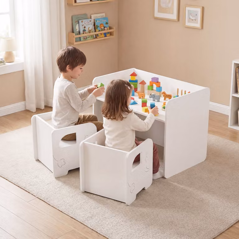 Set tavolo e 2 sedie multifunzionale Costway per bambini con lavagna reversibile e design salvaspazio, Bianco
