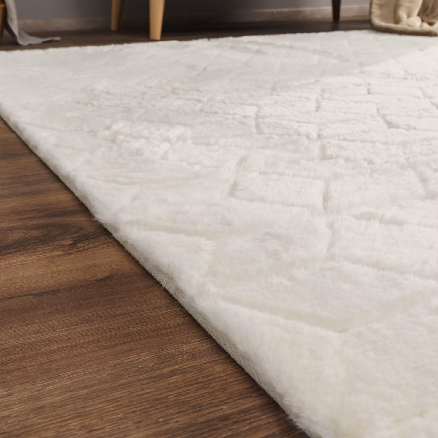 Tappeto in ecopelliccia Arnia beige e bianco L: 160 cm, P: 220 cm – 2