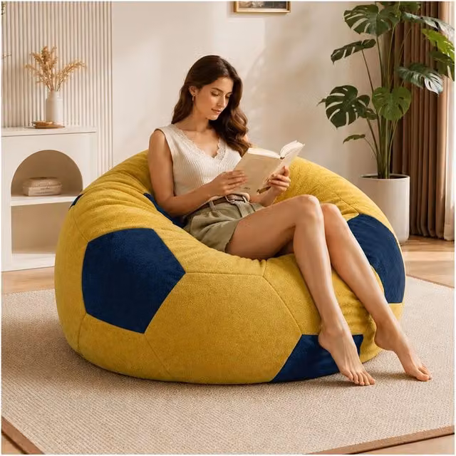 Divano Sacco Minimal a Forma di Palla da Calcio in Tessuto di Flanella Multicolore Blu e Giallo con Design Geometrico Moderno