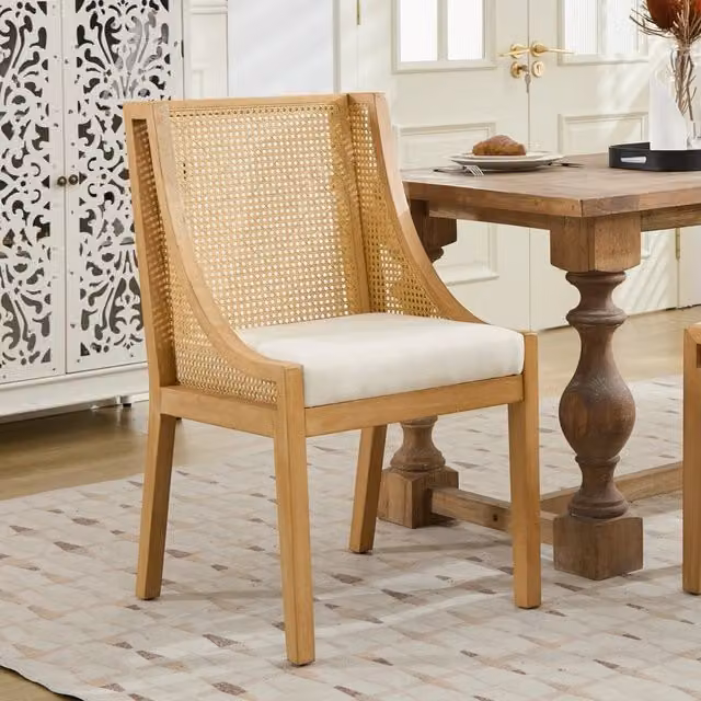 Sedia da Pranzo Minimal in Rattan Beige con Braccioli e Gambe in Legno di Gomma Massello e Seduta Imbottita in Tessuto