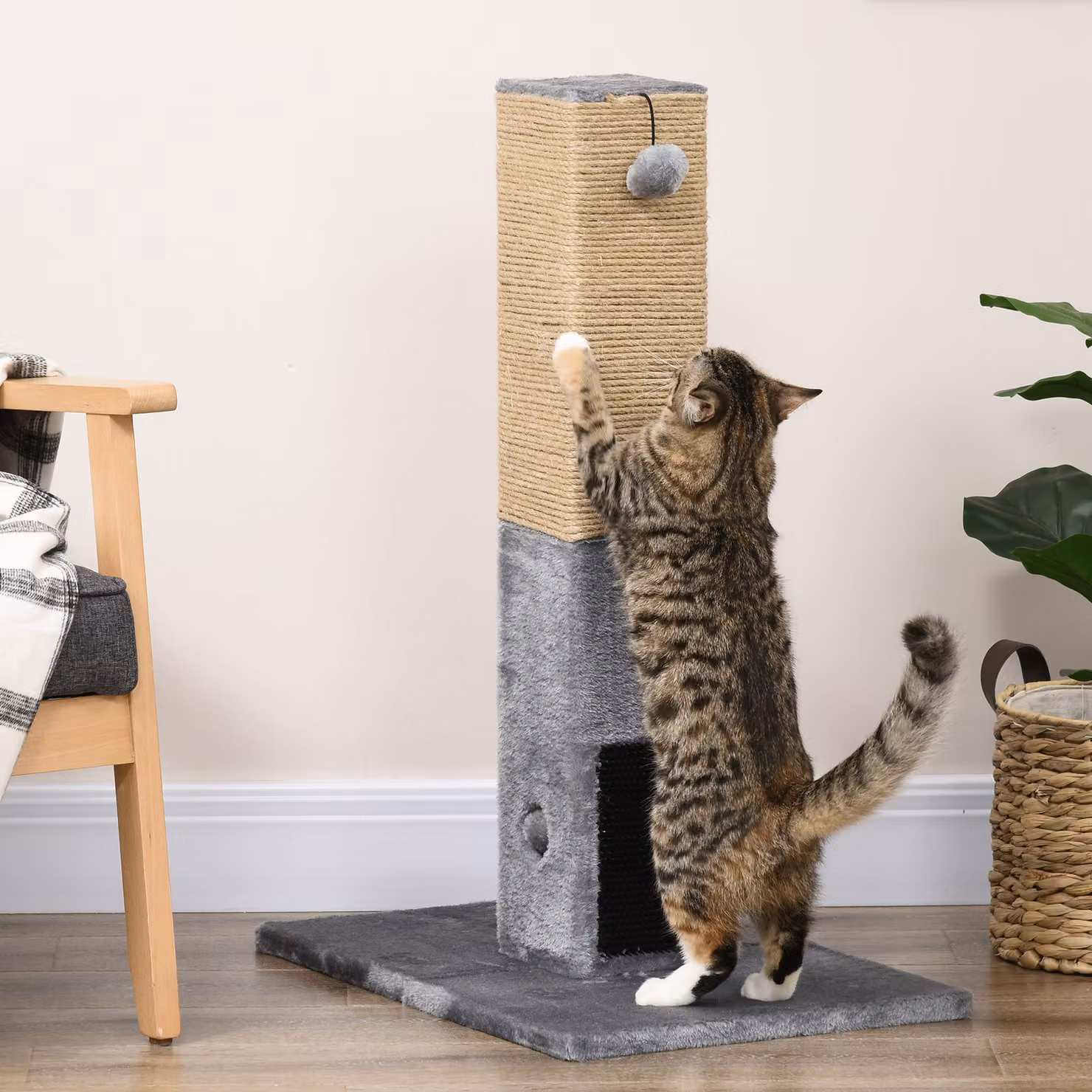 Albero Tiragraffi per Gatti PawHut in Legno, Iuta e Peluche con Giocattoli Integrati, Grigio, L 59.5 cm x P 39 cm x H 79 cm – 2