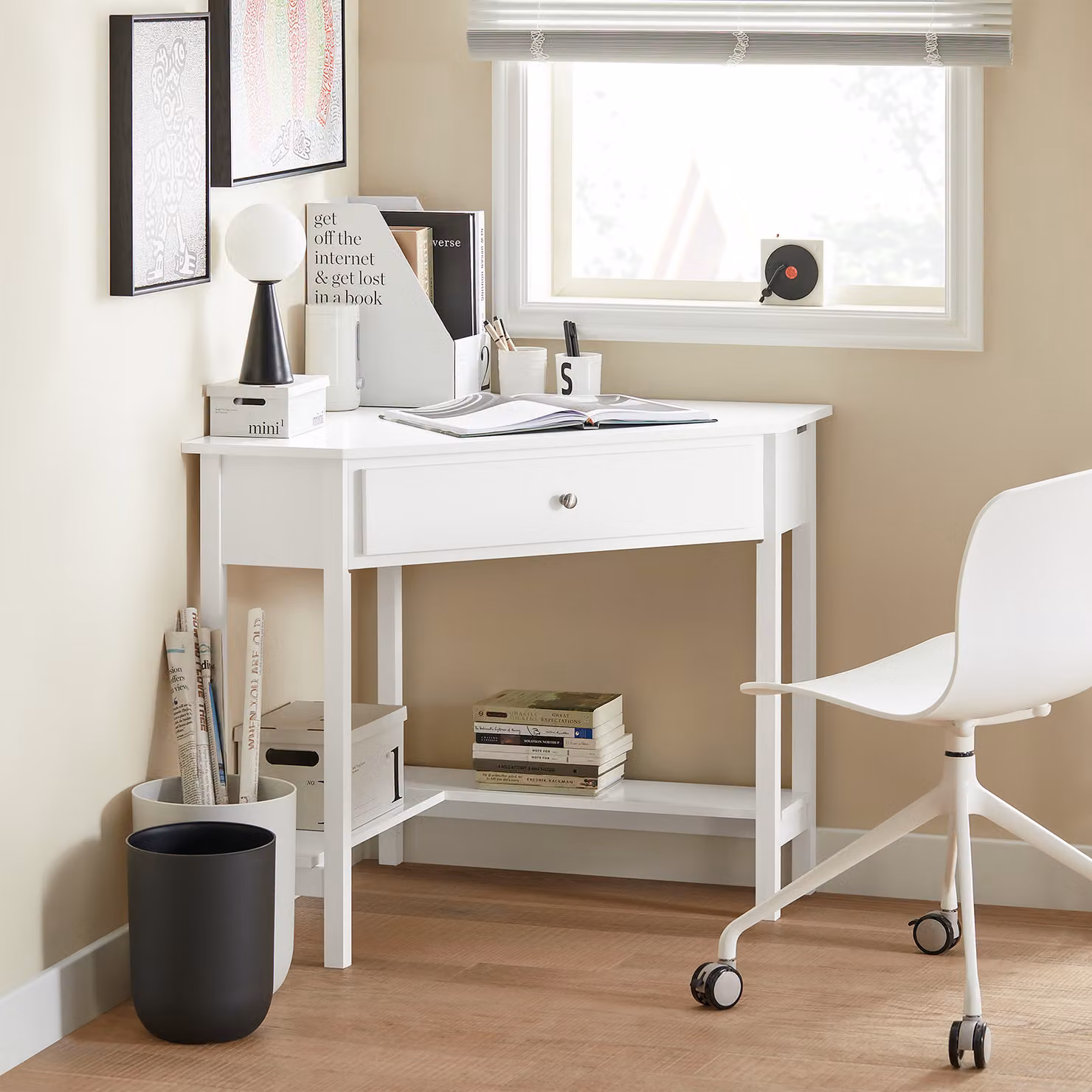 SoBuy® Tavolo d'angolo, scrivania, con ripiano e cassetto, bianco, FWT31-W