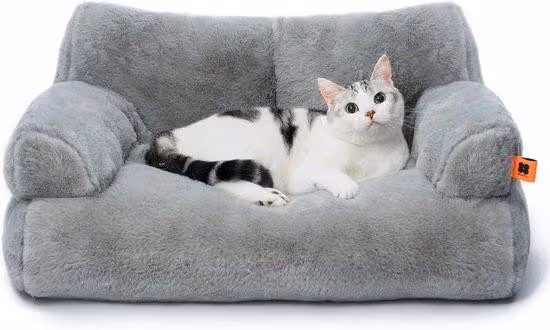 Chaise longue in plastica a forma di gattino