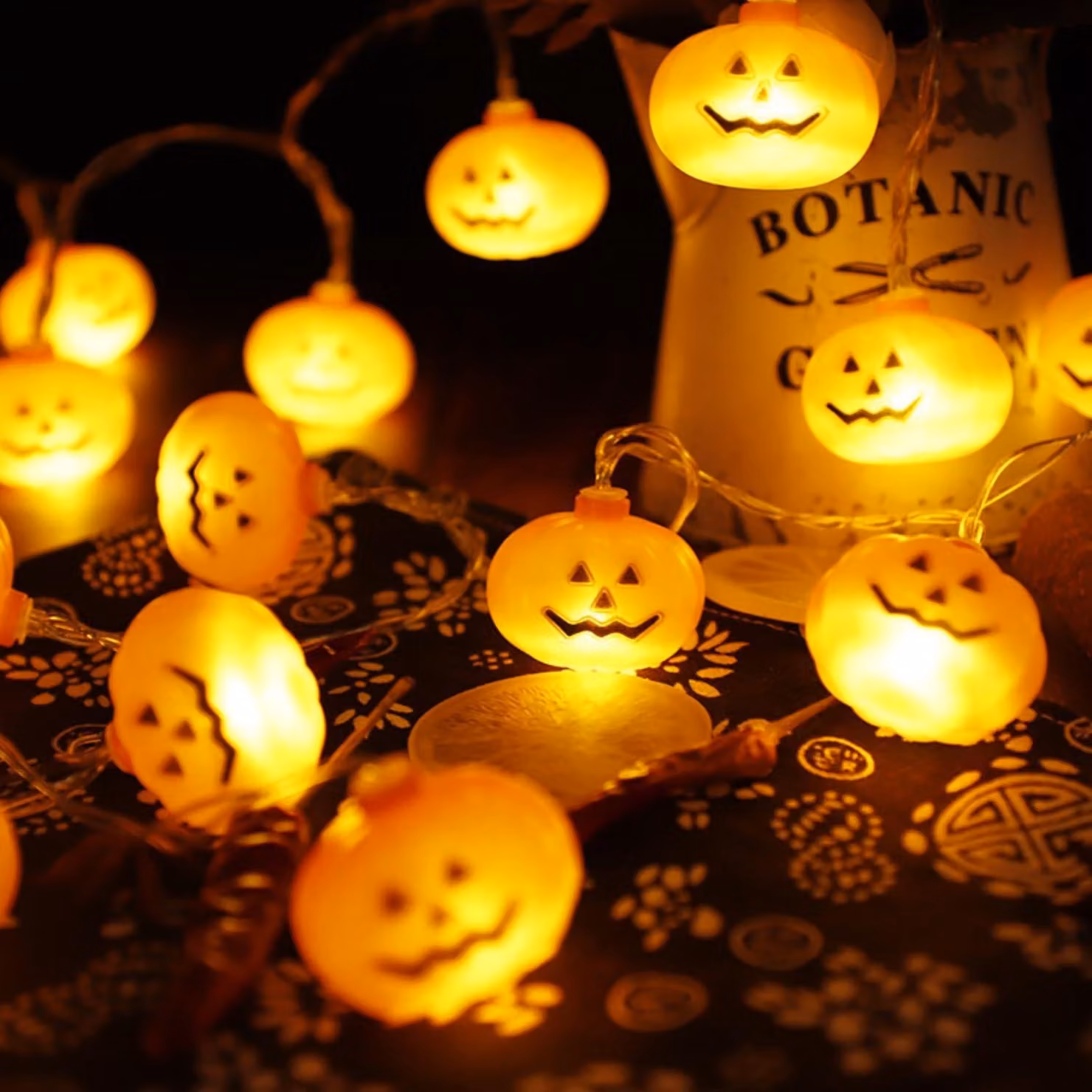 Catena luminosa a tema Halloween, lunghezza 3 metri, 20 LED a forma di zucca, colore arancione, alimentazione a batteria