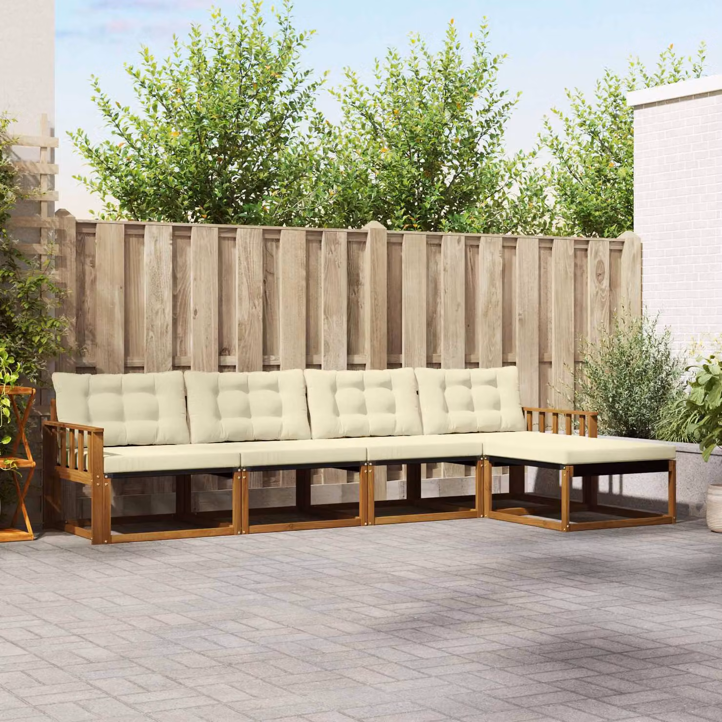 vidaXL Set di divani da esterno 5 pezzi a forma di L in legno di acacia con cuscini, colore beige, bianco e marrone