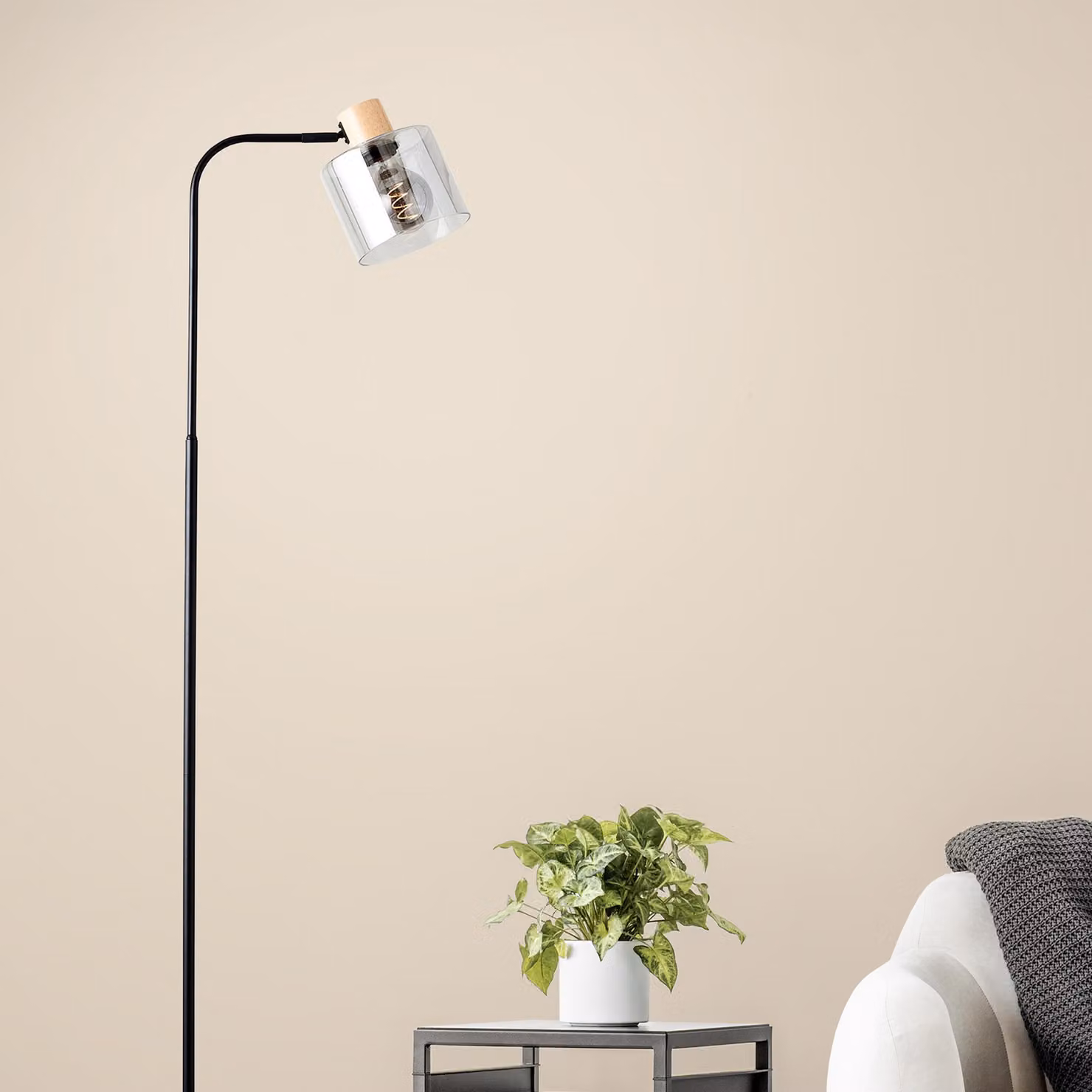 BRILLIANT Lampada da terra Weald 1,6 m nero/fumo/legno