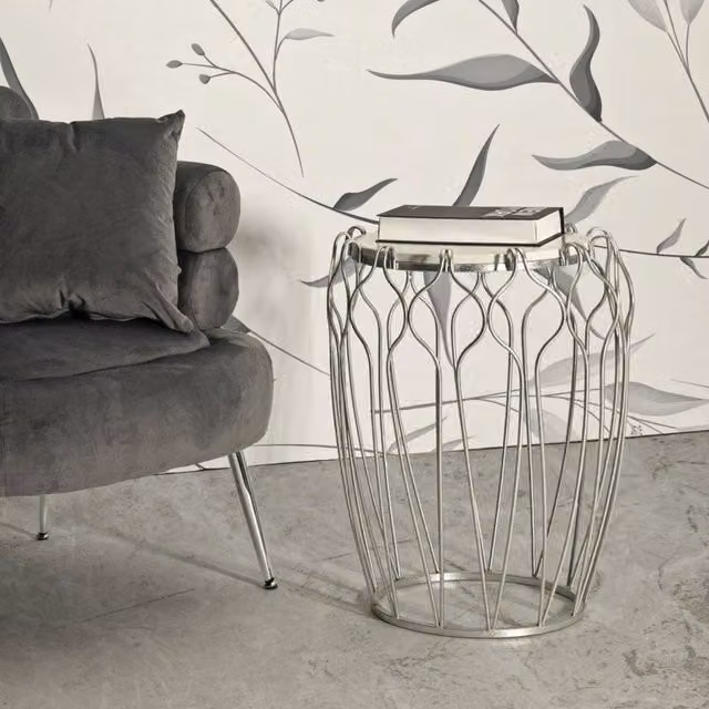 Tavolino da salotto moderno DMORA con piano in marmo e struttura in metallo argento, L/P/H: 47,5 x 47,5 x 61,5 cm