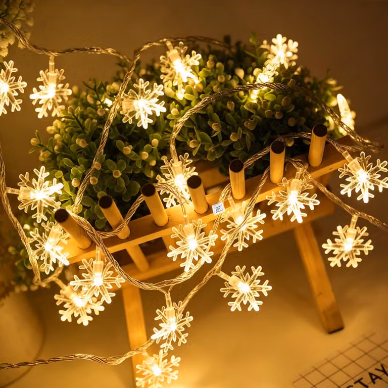 Catena luminosa a forma di fiocchi di neve, lunghezza 6 metri, 40 LED, luce bianco caldo, grado di protezione IP65