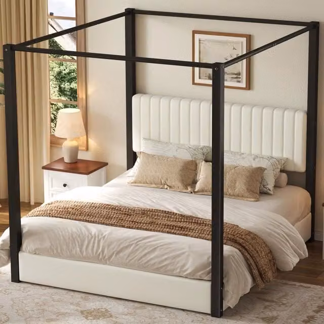 Letto matrimoniale a baldacchino 180 × 200 cm con testiera imbottita in velluto beige e struttura in metallo nero