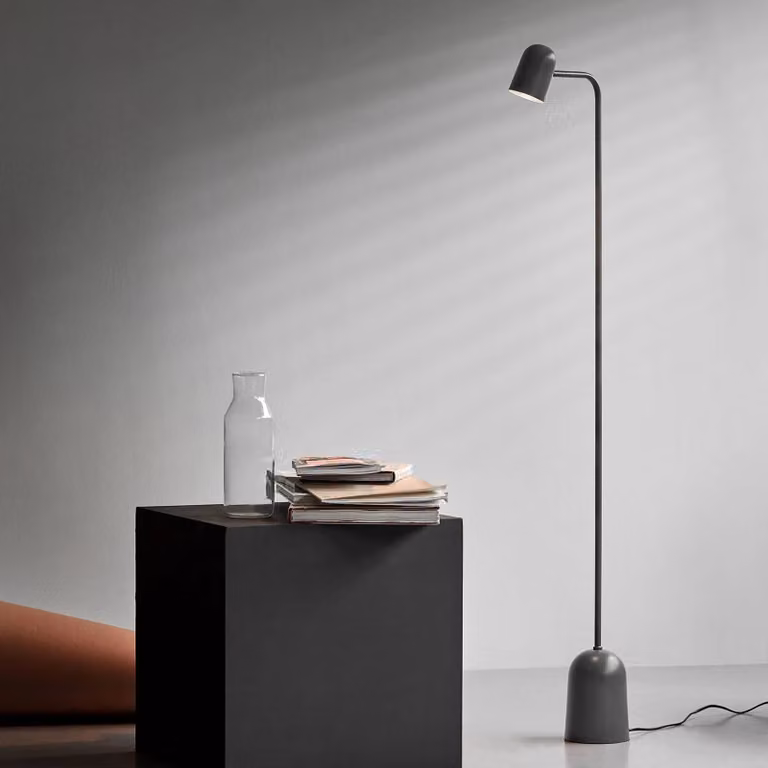 Northern Lampada da terra di design Buddy floor, dimmerabile, Nero, Soggiorno / Sala da pranzo, Metallo, Scandinavo, Lampada da terra