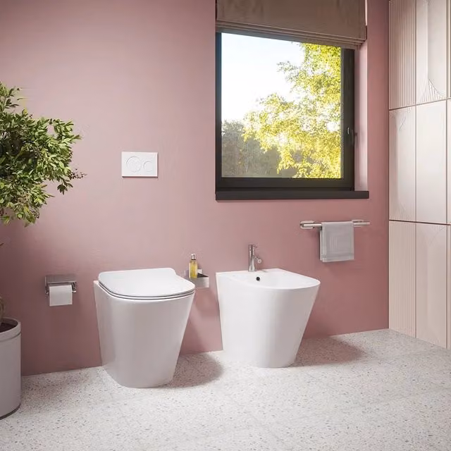 Sanitari filomuro in ceramica bianco lucido vaso tornado silent flush sedile soft-close e bidet | Rio