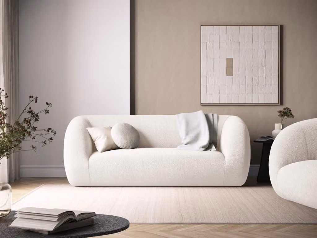 Divano Essen a 2 posti Cosmopolitan Design in bouclé bianco moderno con cuscini inclusi L: 210 cm, P: 86 cm, H: 49 cm – 2