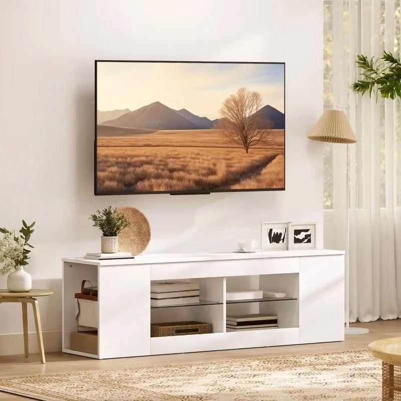 Mobile porta TV OKWISH moderno in bianco con 6 vani e 2 ripiani in vetro per TV fino a 65 pollici, L: 140 cm, P: 42,5 cm – 2