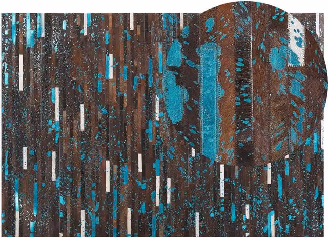 Tappeto Beliani in pelle di vacchetta con design patchwork moderno, multicolore marrone e blu, L: 230 cm, P: 160 cm