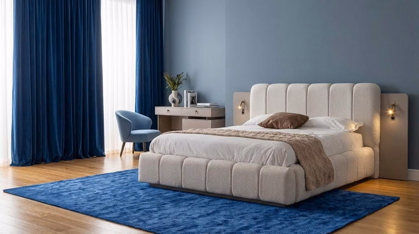 Set per camera da letto: letto, comodino. Stile moderno, colori chiari, lussuoso, confortevole