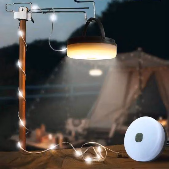 Lampada da campeggio solare con telecomando, portata di 12 metri, resistente all'acqua, grado di protezione IP44, colore bianco