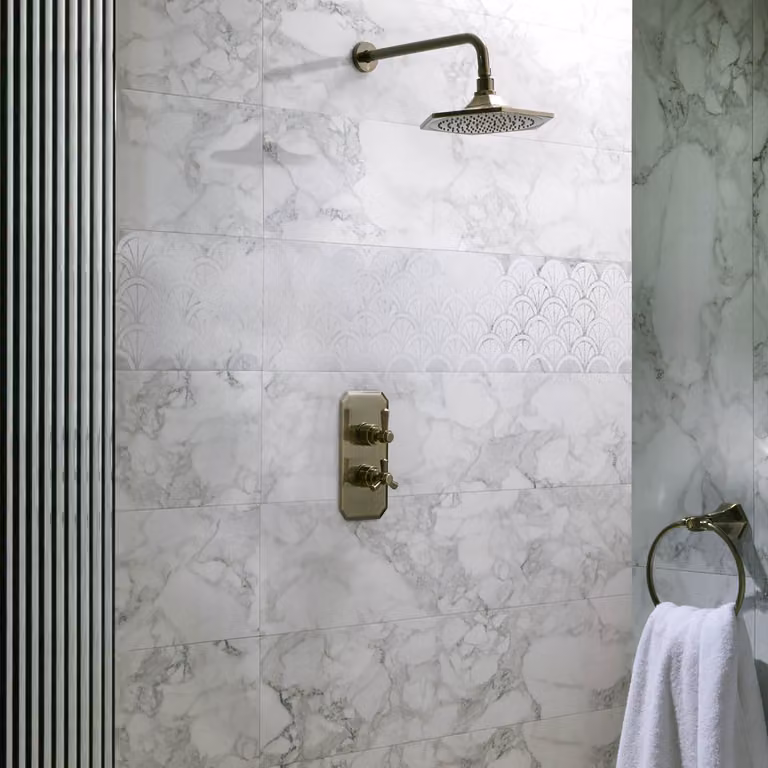 Sistema Doccia con Miscelatore Termostatico con Soffione Art Deco (1 via) - Ottone Spazzolato - Earlham
