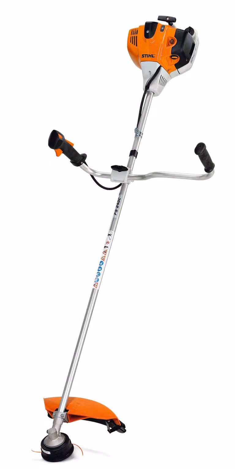 Stihl FS 240 C-E: Motosega a scoppio Stihl. Motosega Stihl, 1,7 kW, 7,1 kg, 2 tempi. Decespugliatore