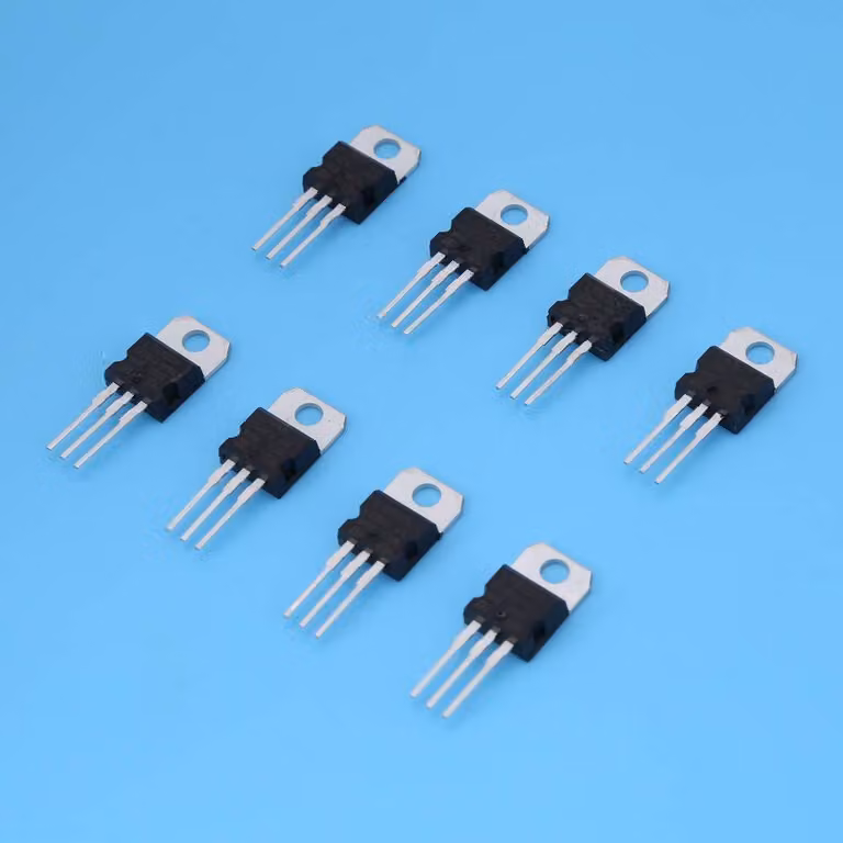 Set di transistor, 40 pezzi, 8 tipi, modelli: 7805, 7915, LM317, con package TO-220