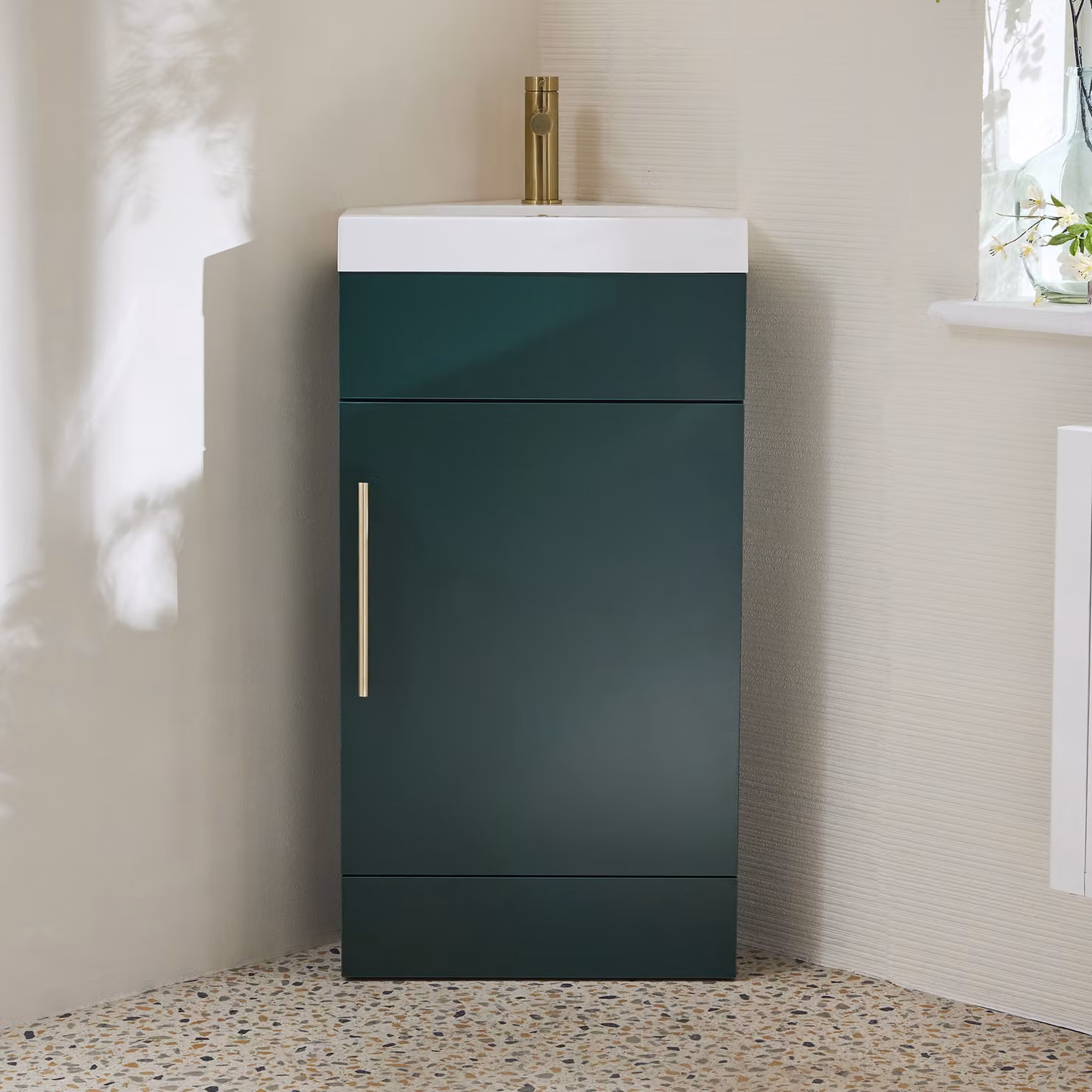 Mobile Bagno a Terra Angolare Verde Scuro da 450mm con Lavabo e Maniglia con Barra a T in Oro Satinato - Cluo