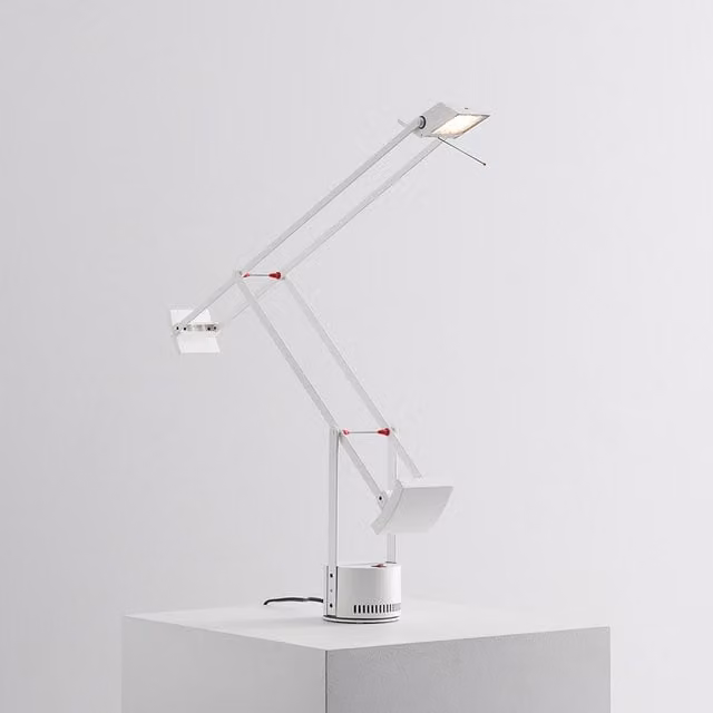 Artemide Tizio Lampada da tavolo in metallo bianca con tecnologia LED e lampadina sostituibile