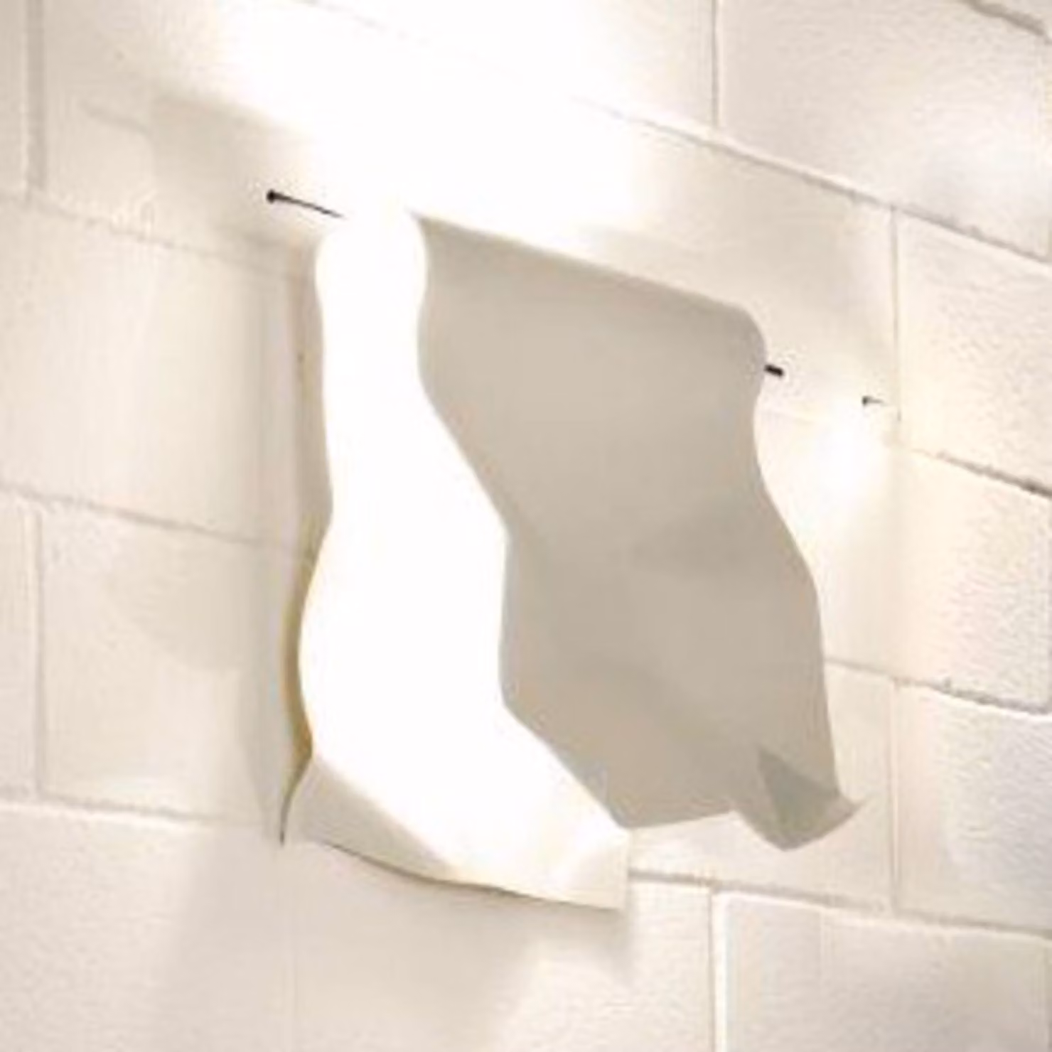 Knikerboker Applique da parete di design STENDIMI, dimmerabile, Bianco / Opale, Soggiorno / Sala da pranzo, Metallo, Design, Applique