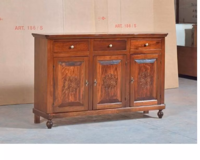 Madia credenza con 3 porte intagliata tinta noce Mobili 2G L: 150 cm, P: 43 cm, H: 98 cm