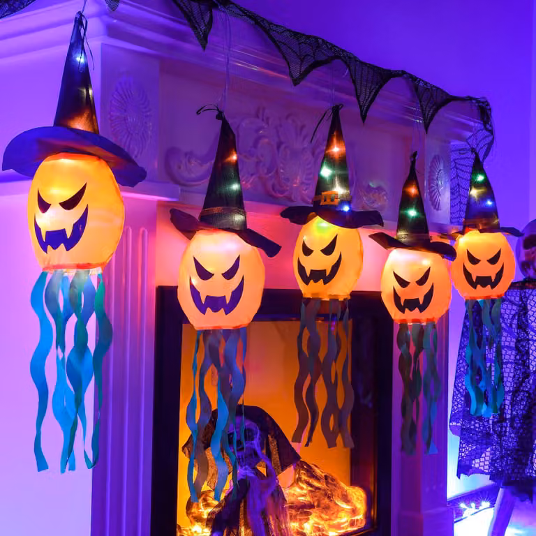 Catena luminosa a tema Halloween, con 5 lanterne a forma di zucca, alimentata a batteria, impermeabile